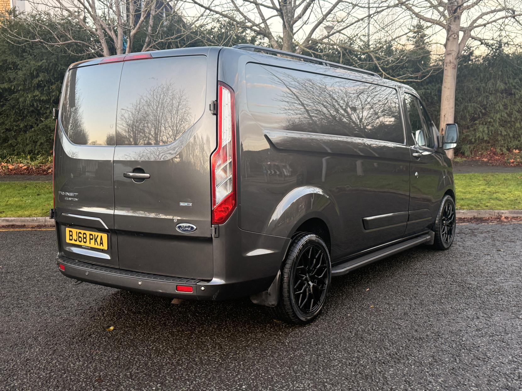 Ford Transit Custom 2.0 300 EcoBlue Limited Panel Van 5dr Diesel Auto L2 H1 Euro 6 (s/s) (170 ps)