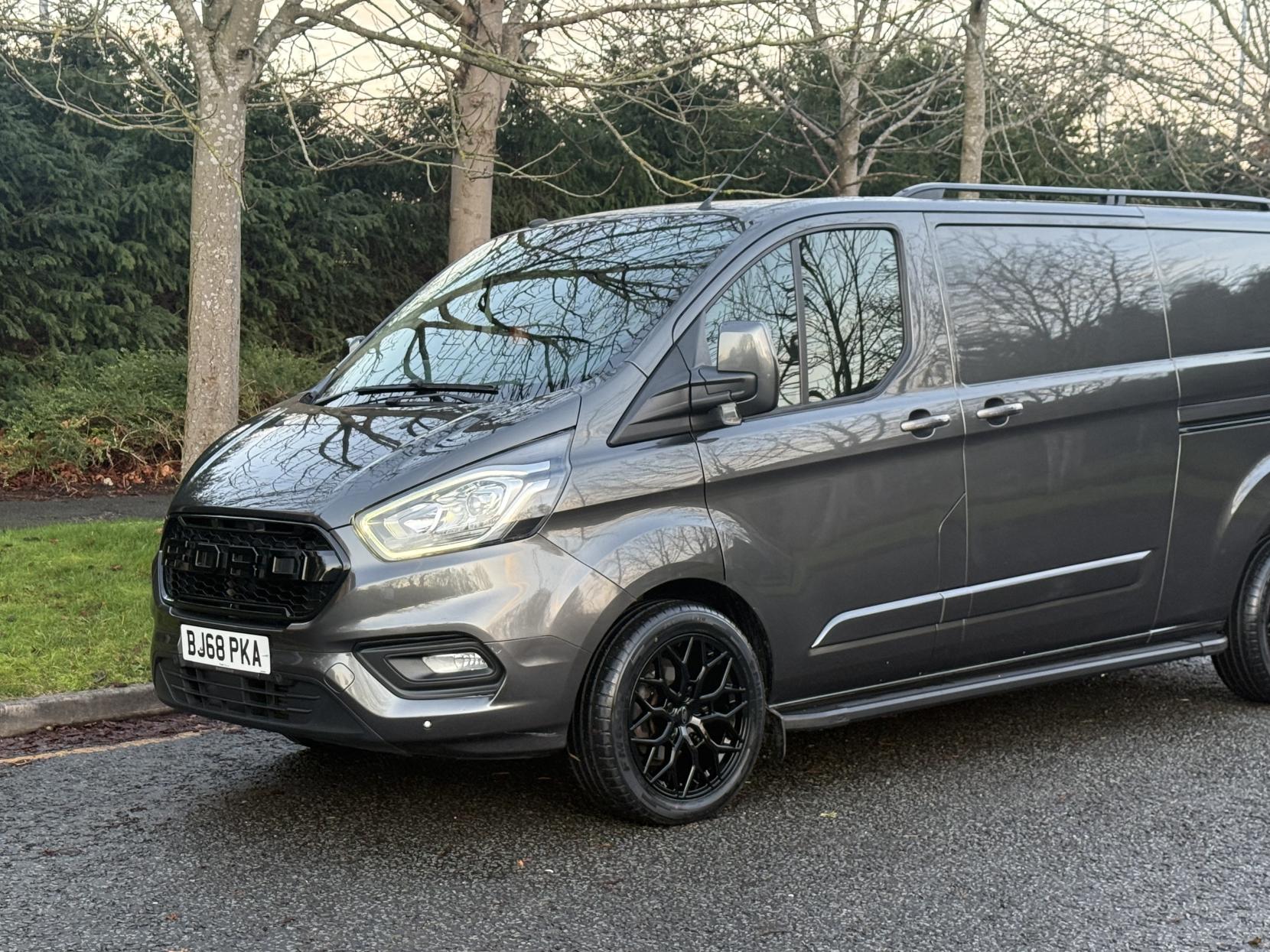 Ford Transit Custom 2.0 300 EcoBlue Limited Panel Van 5dr Diesel Auto L2 H1 Euro 6 (s/s) (170 ps)