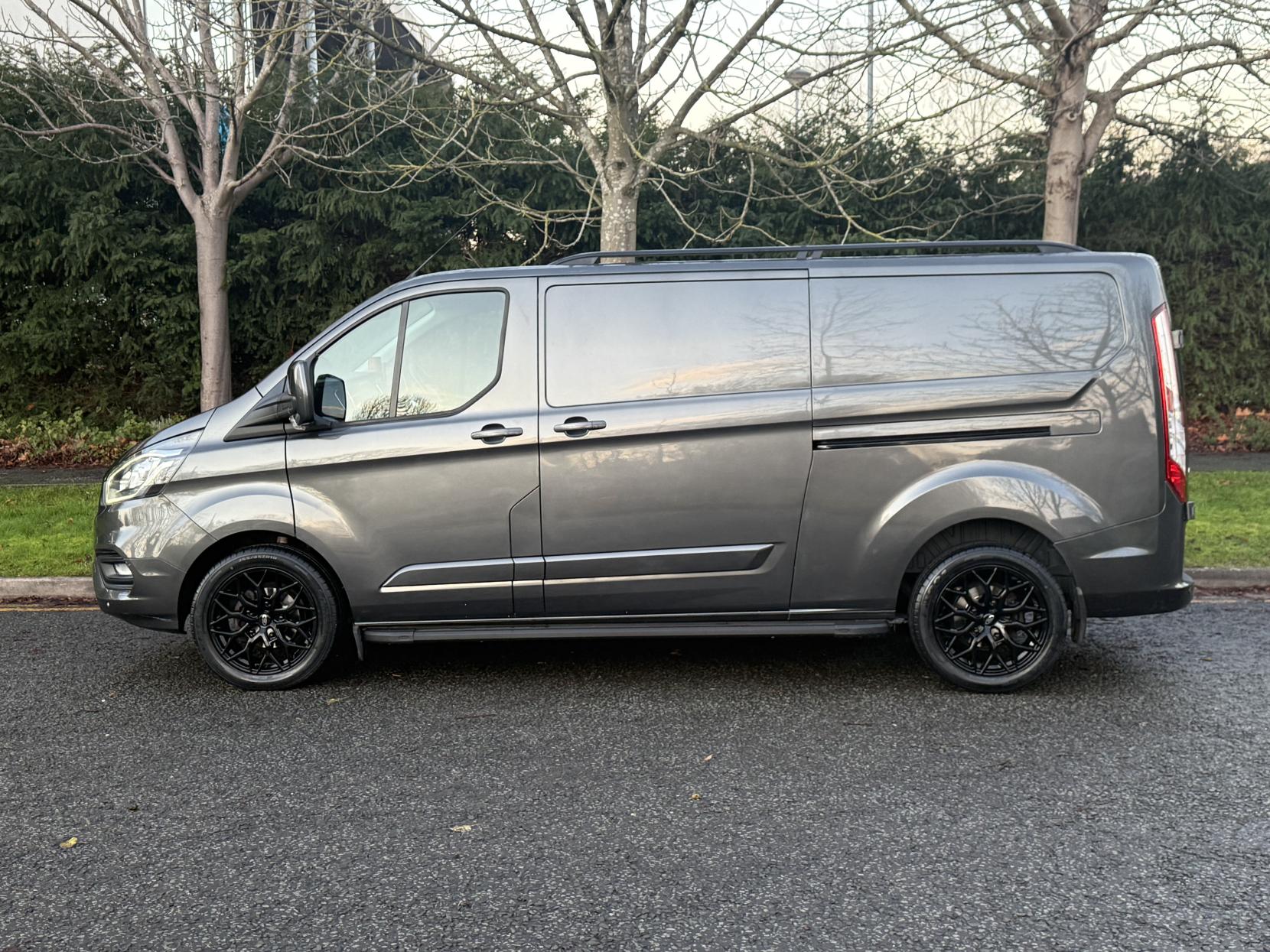 Ford Transit Custom 2.0 300 EcoBlue Limited Panel Van 5dr Diesel Auto L2 H1 Euro 6 (s/s) (170 ps)