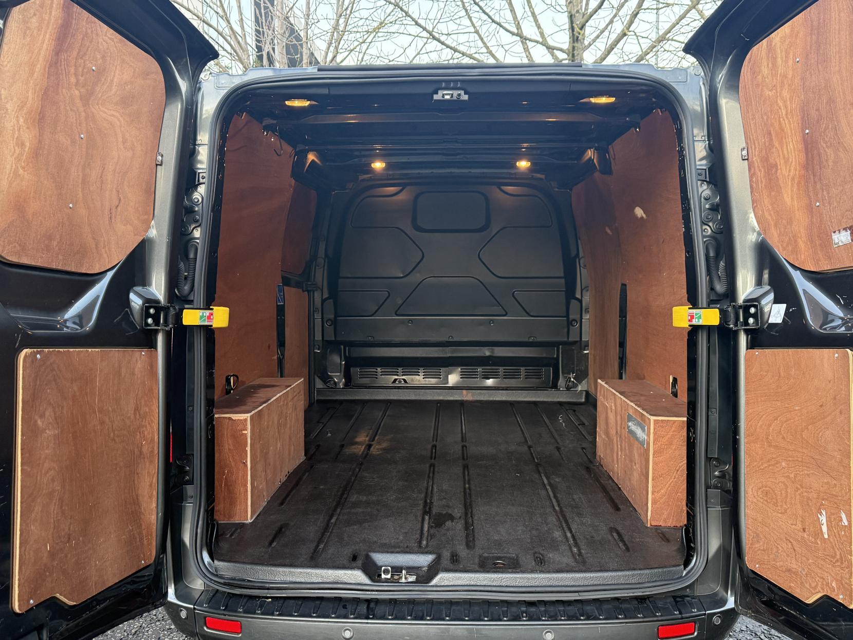 Ford Transit Custom 2.0 300 EcoBlue Limited Panel Van 5dr Diesel Auto L2 H1 Euro 6 (s/s) (170 ps)