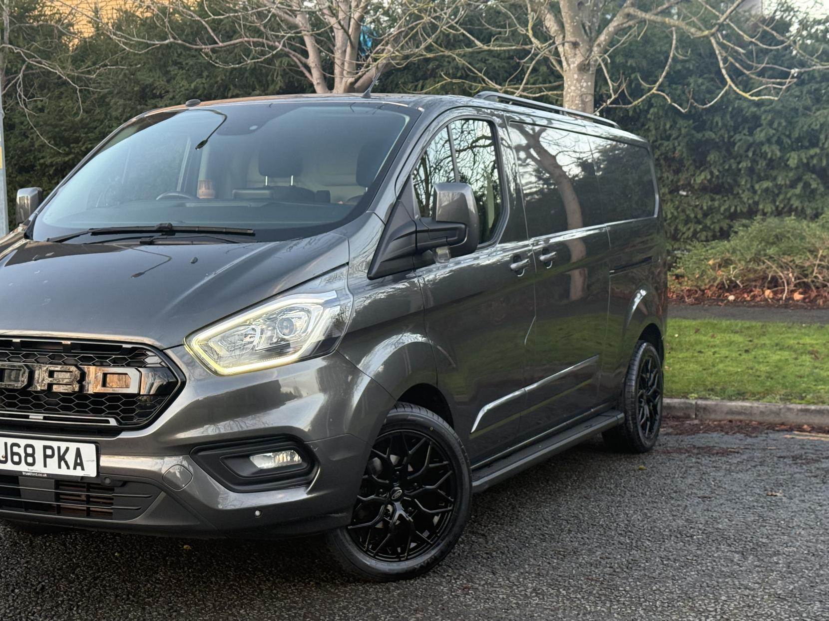Ford Transit Custom 2.0 300 EcoBlue Limited Panel Van 5dr Diesel Auto L2 H1 Euro 6 (s/s) (170 ps)