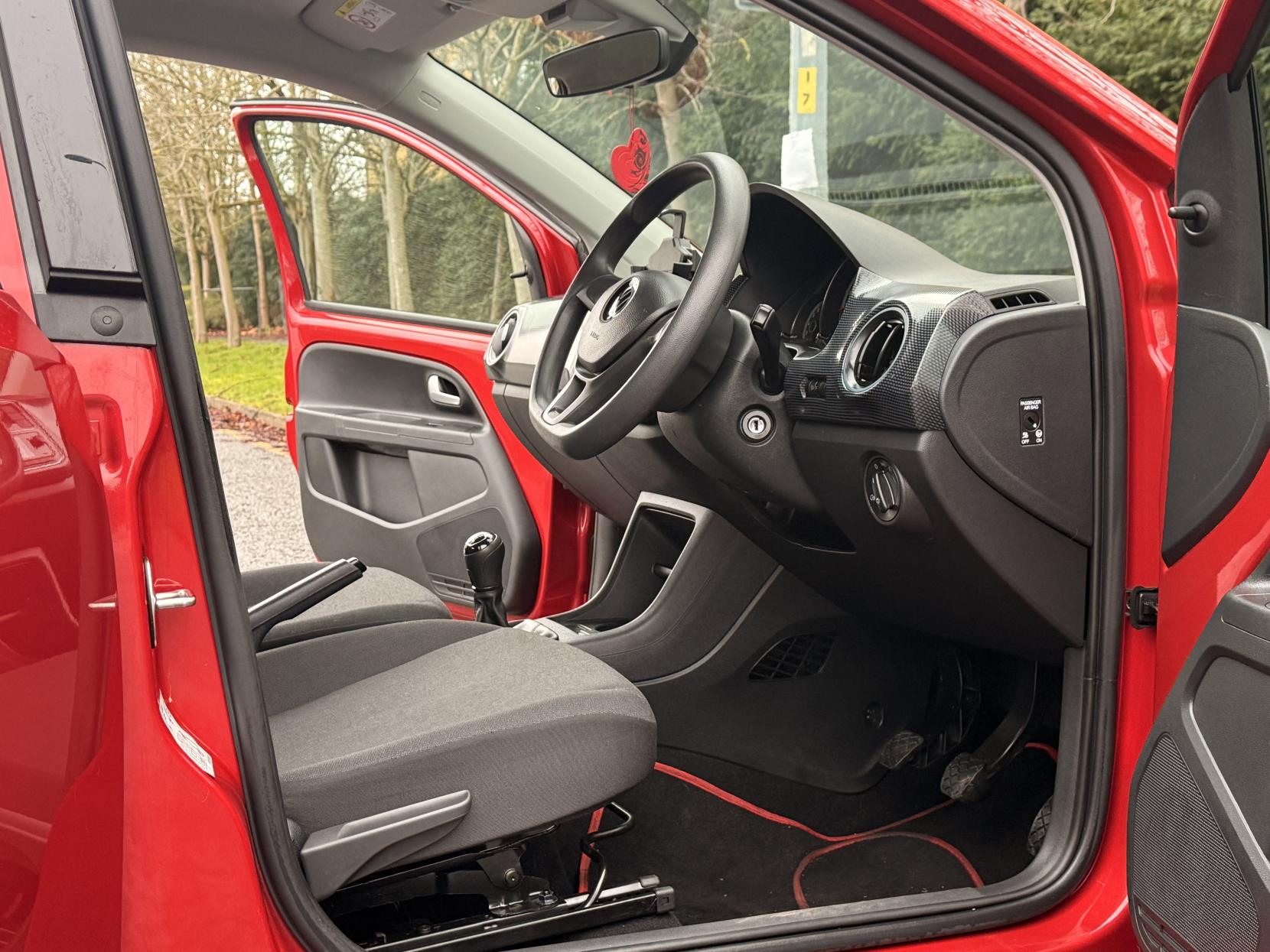 Volkswagen up! 1.0 up! Hatchback 5dr Petrol Manual Euro 6 (s/s) (65 ps)