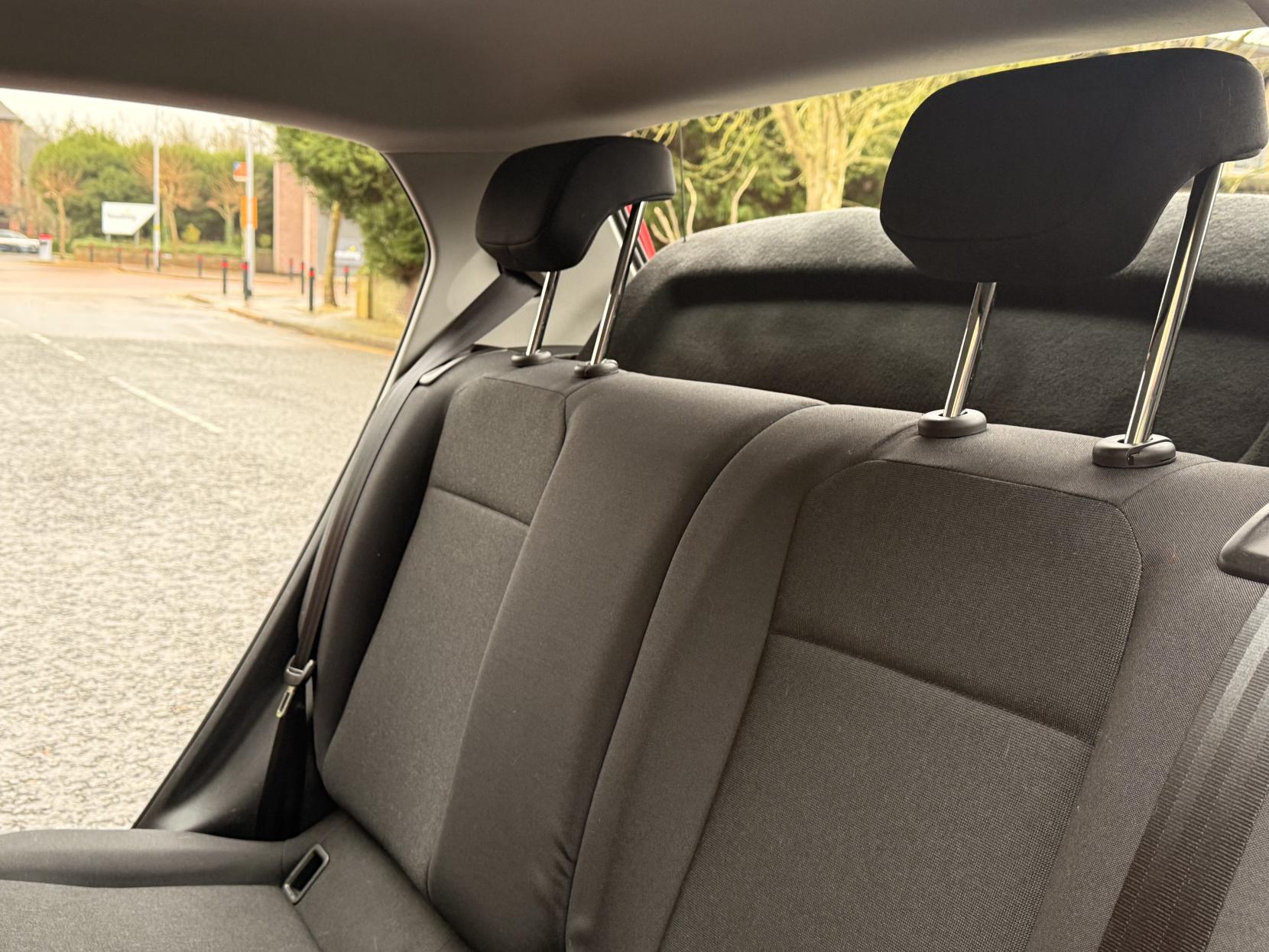 Volkswagen up! 1.0 up! Hatchback 5dr Petrol Manual Euro 6 (s/s) (65 ps)