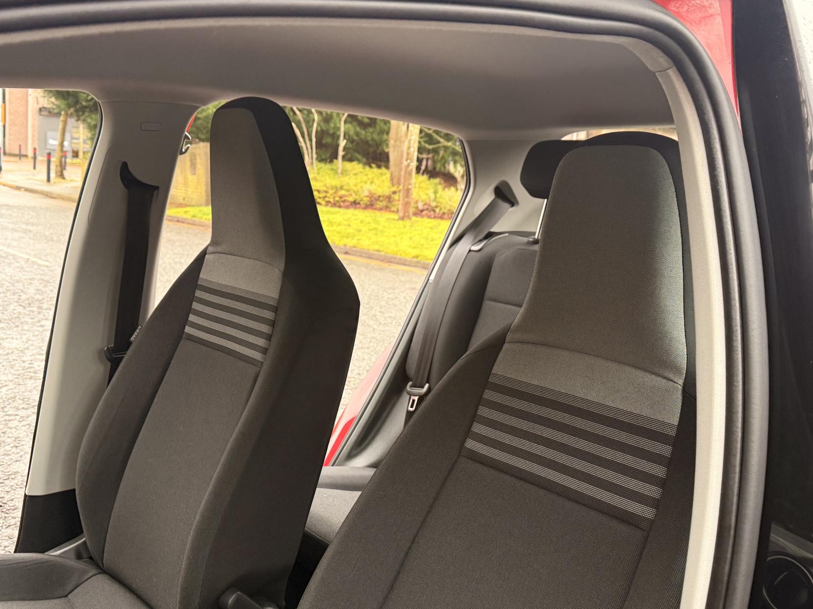 Volkswagen up! 1.0 up! Hatchback 5dr Petrol Manual Euro 6 (s/s) (65 ps)