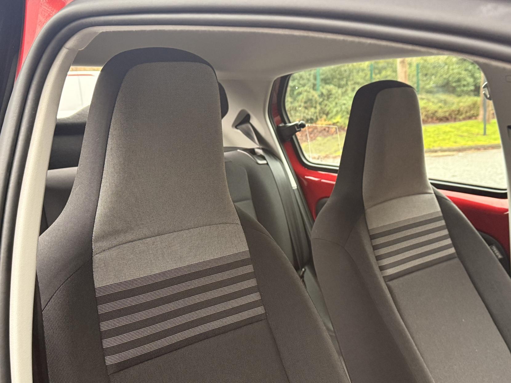 Volkswagen up! 1.0 up! Hatchback 5dr Petrol Manual Euro 6 (s/s) (65 ps)