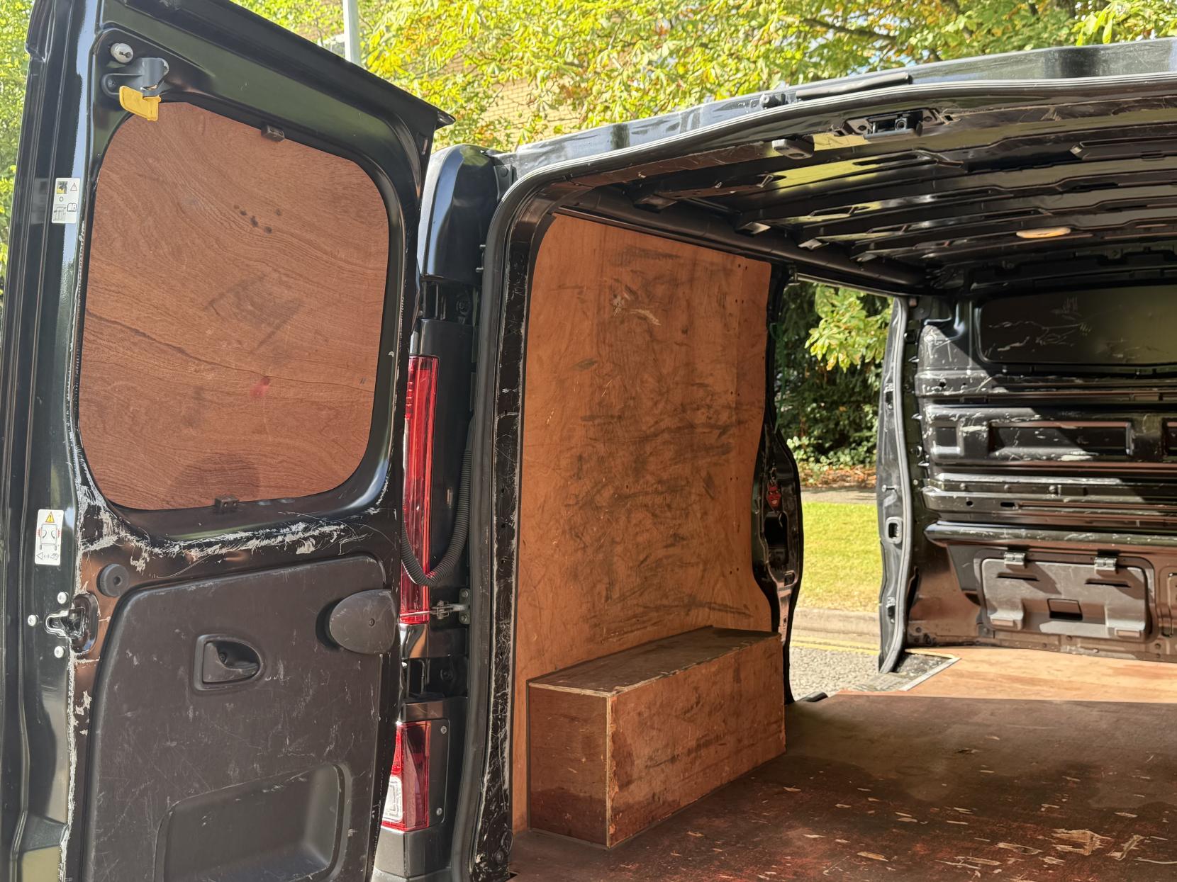 Renault Trafic 2.0 dCi ENERGY 30 Sport Panel Van 5dr Diesel Manual LWB Standard Roof Euro 6 (s/s) (120 ps)