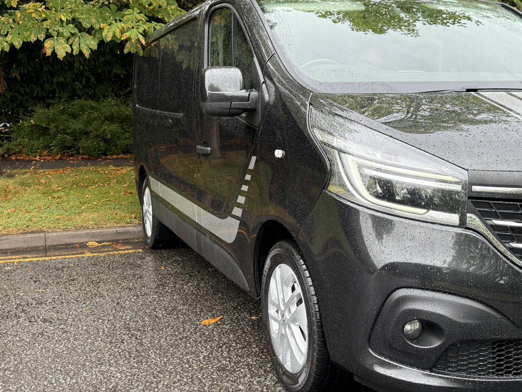 Renault Trafic 2.0 dCi ENERGY 30 Sport Panel Van 5dr Diesel Manual LWB Standard Roof Euro 6 (s/s) (120 ps)