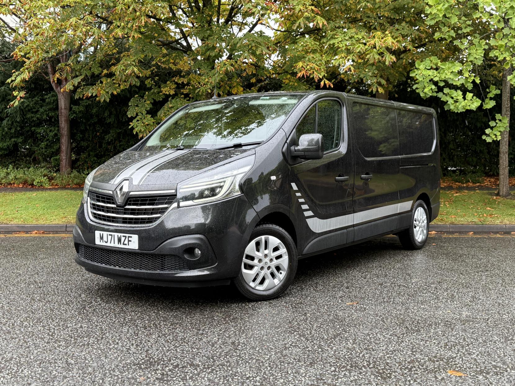 Renault Trafic 2.0 dCi ENERGY 30 Sport Panel Van 5dr Diesel Manual LWB Standard Roof Euro 6 (s/s) (120 ps)