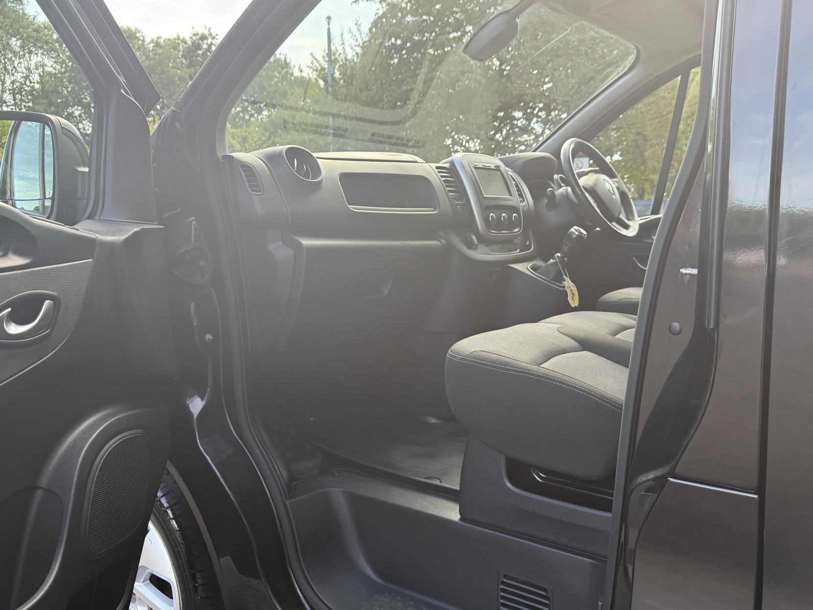Renault Trafic 2.0 dCi ENERGY 30 Sport Panel Van 5dr Diesel Manual LWB Standard Roof Euro 6 (s/s) (120 ps)