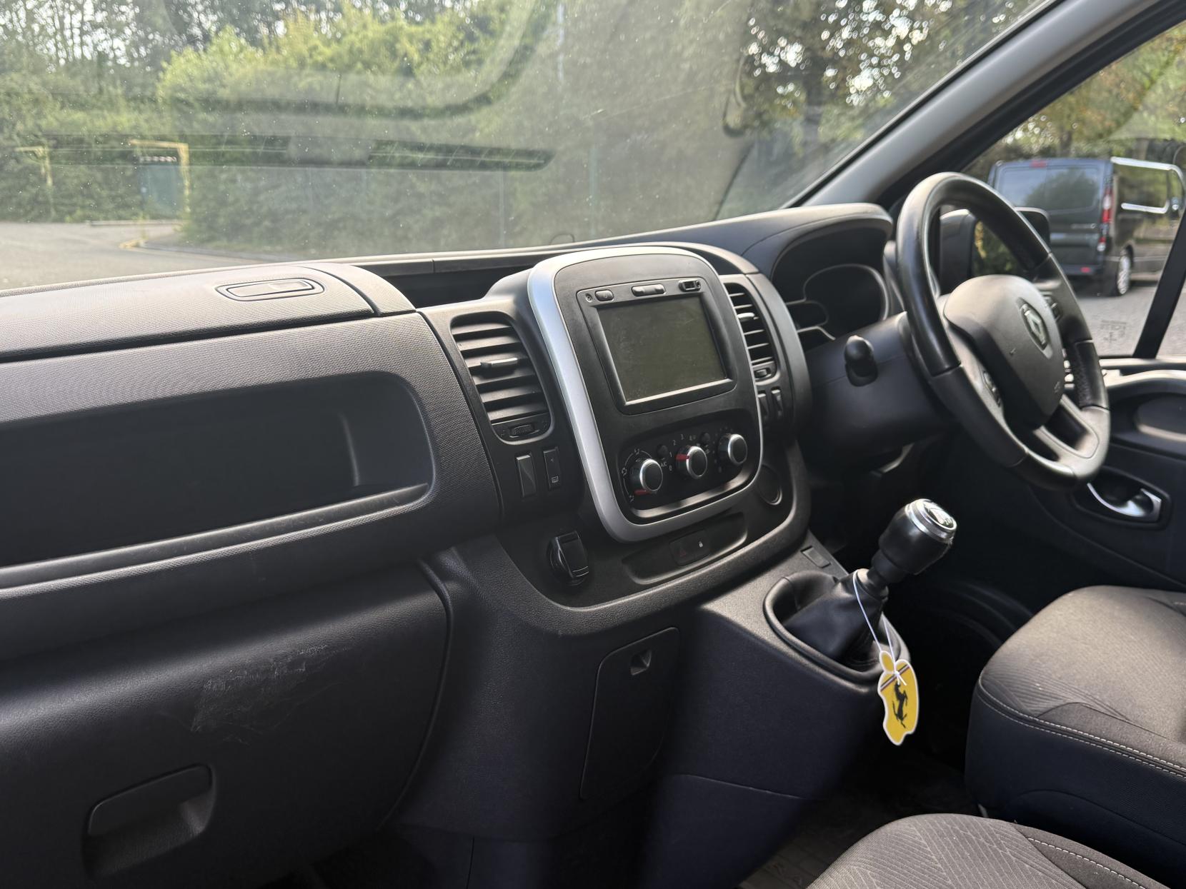 Renault Trafic 2.0 dCi ENERGY 30 Sport Panel Van 5dr Diesel Manual LWB Standard Roof Euro 6 (s/s) (120 ps)