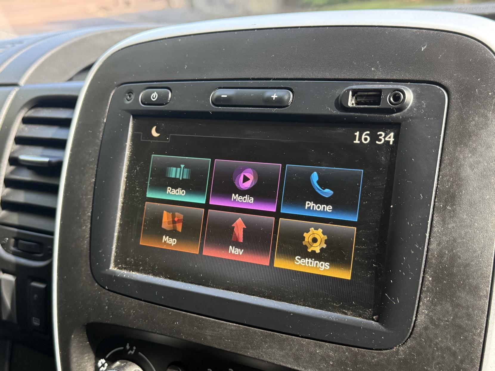 Renault Trafic 2.0 dCi ENERGY 30 Sport Panel Van 5dr Diesel Manual LWB Standard Roof Euro 6 (s/s) (120 ps)