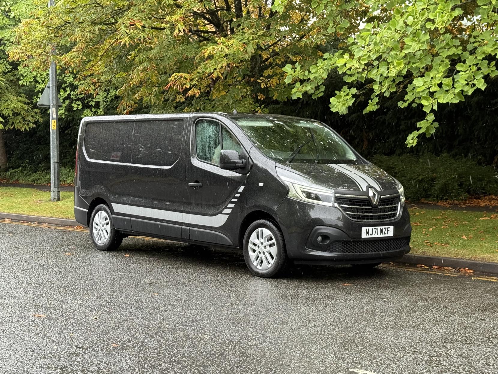 Renault Trafic 2.0 dCi ENERGY 30 Sport Panel Van 5dr Diesel Manual LWB Standard Roof Euro 6 (s/s) (120 ps)