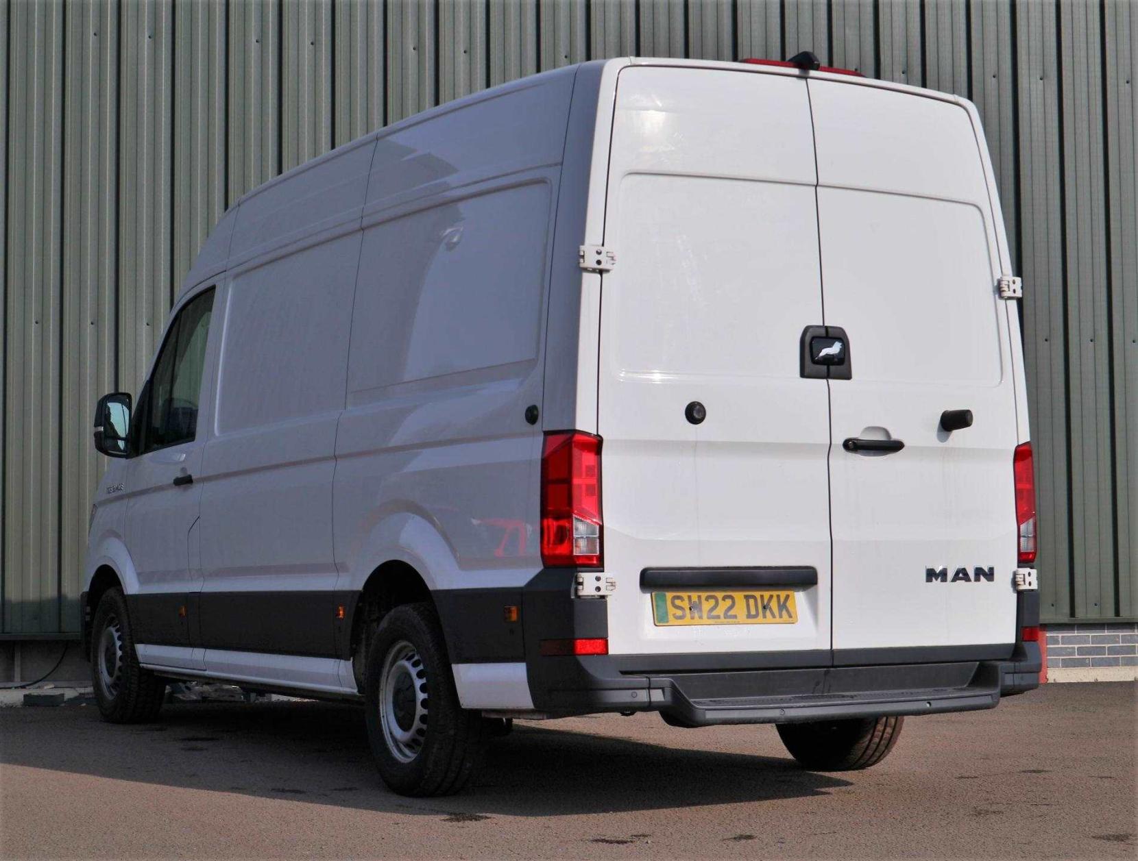 MAN eTGE 3500 40kWh Panel Van 5dr Electric Auto FWD Standard High Roof (136 ps)