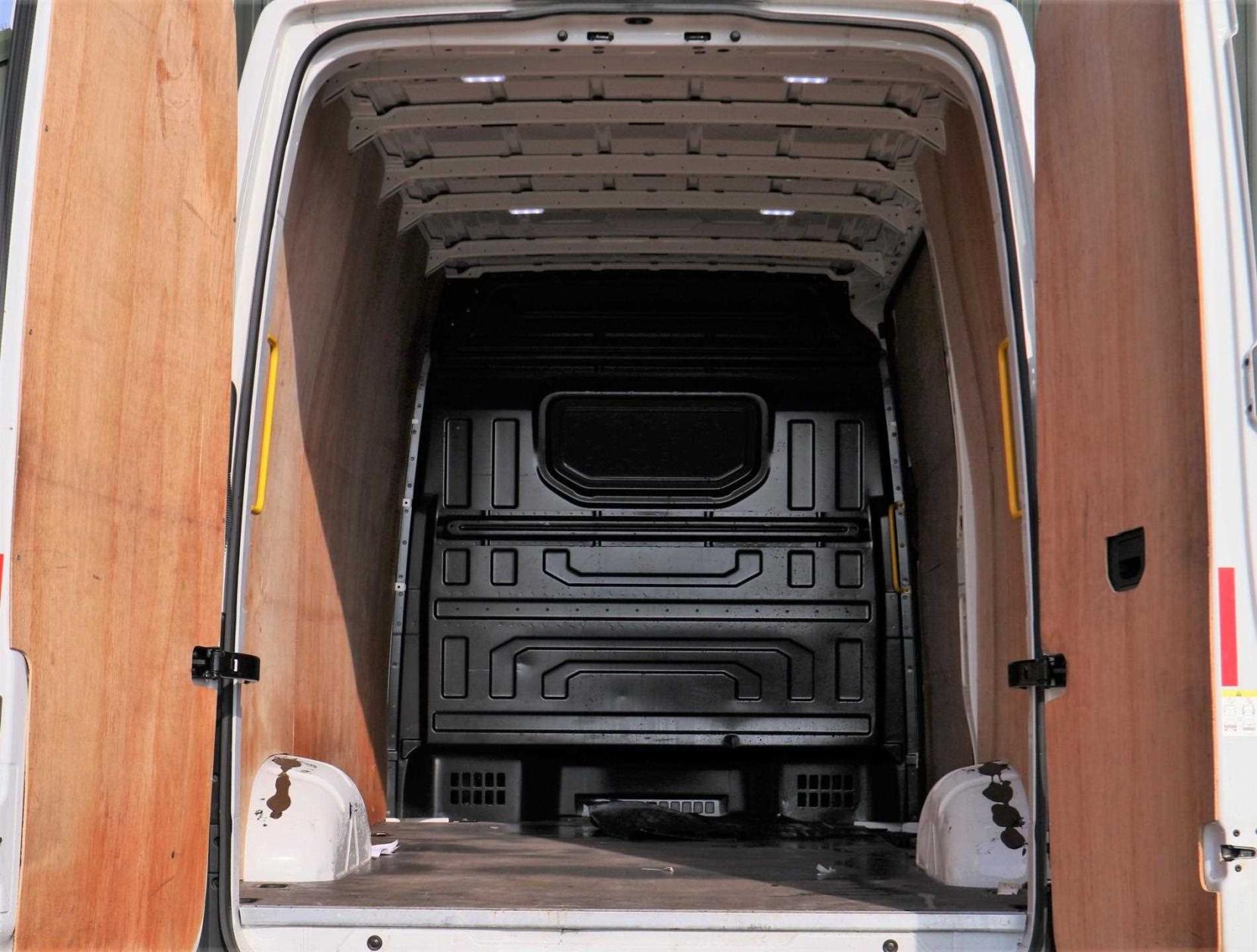 MAN eTGE 3500 40kWh Panel Van 5dr Electric Auto FWD Standard High Roof (136 ps)